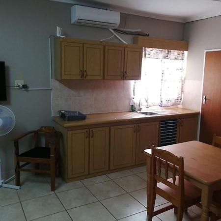 Midway Overnight Rooms Kimberley Ngoại thất bức ảnh