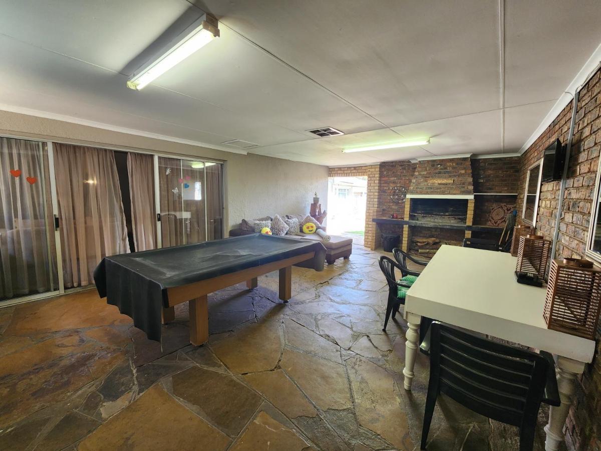 Midway Overnight Rooms Kimberley Ngoại thất bức ảnh