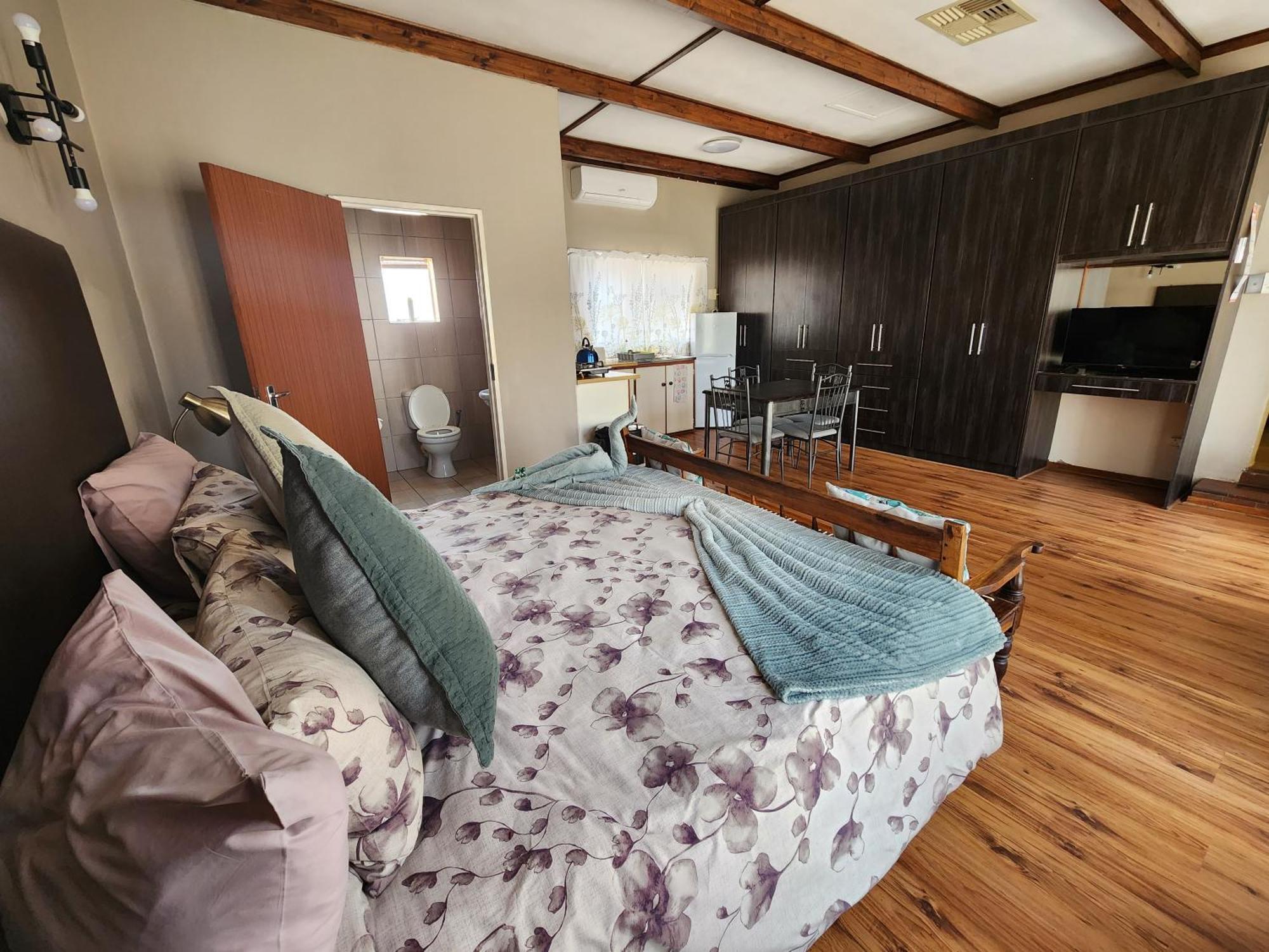 Midway Overnight Rooms Kimberley Phòng bức ảnh